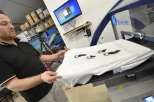 abbigliamento antinfortunistica gadget stampa digitale t-shirt print & gadget fossato di vico perugia